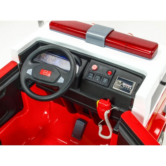 Dvoumístné autíčko Hasiči 4x4 s majákem, sirénou, funkčním megafonem a vodní hasící soupravou